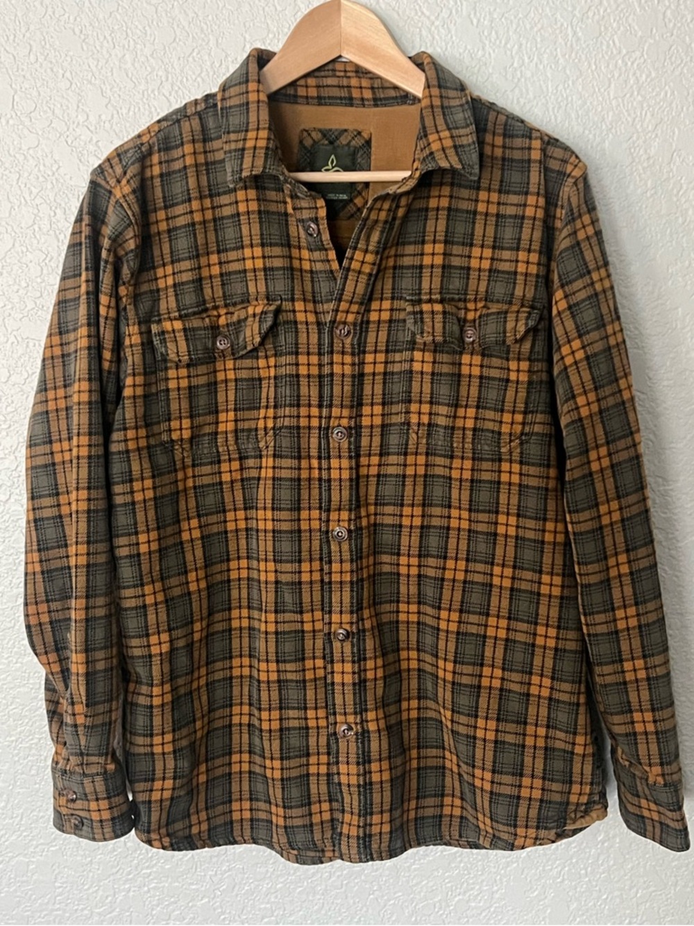 Prana women’s large Plaid Flannel Button up Shirt in muted green